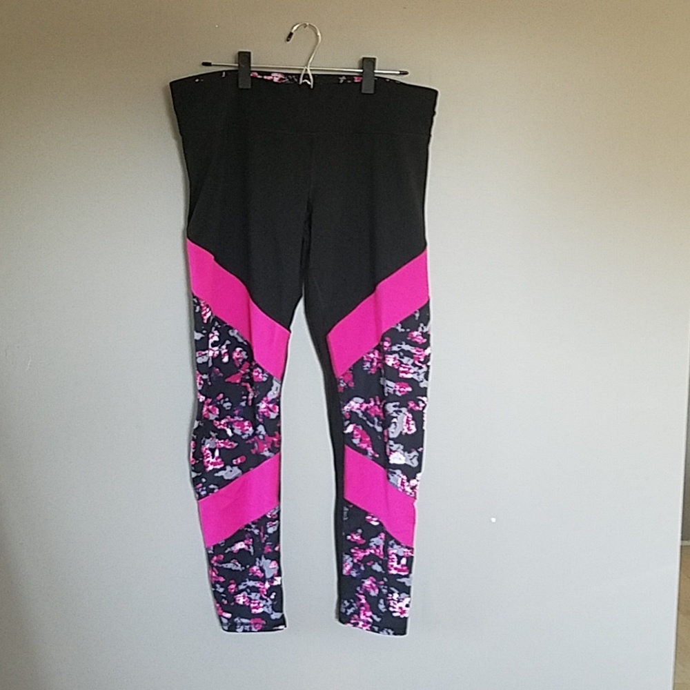 Black and Pink Stripped Workout Leggings